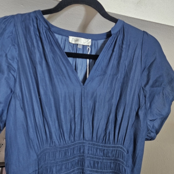 Rielle Satin Tiered V-neck Midi Dress Blue Short Sleeve size XS NWT - Picture 8 of 8